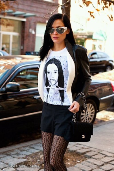 381042_232600806816704_40518103_n