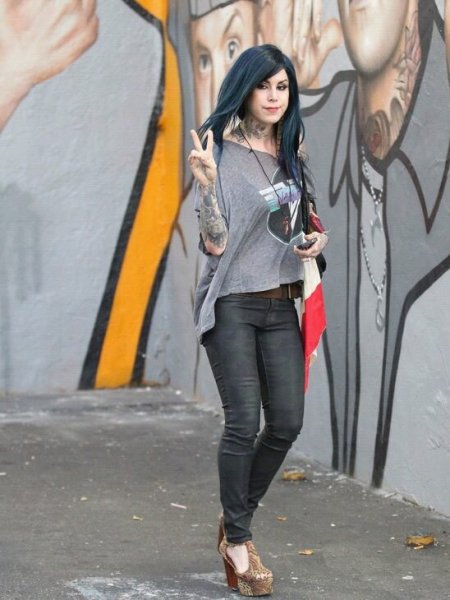 405475_232608570149261_1256854696_n